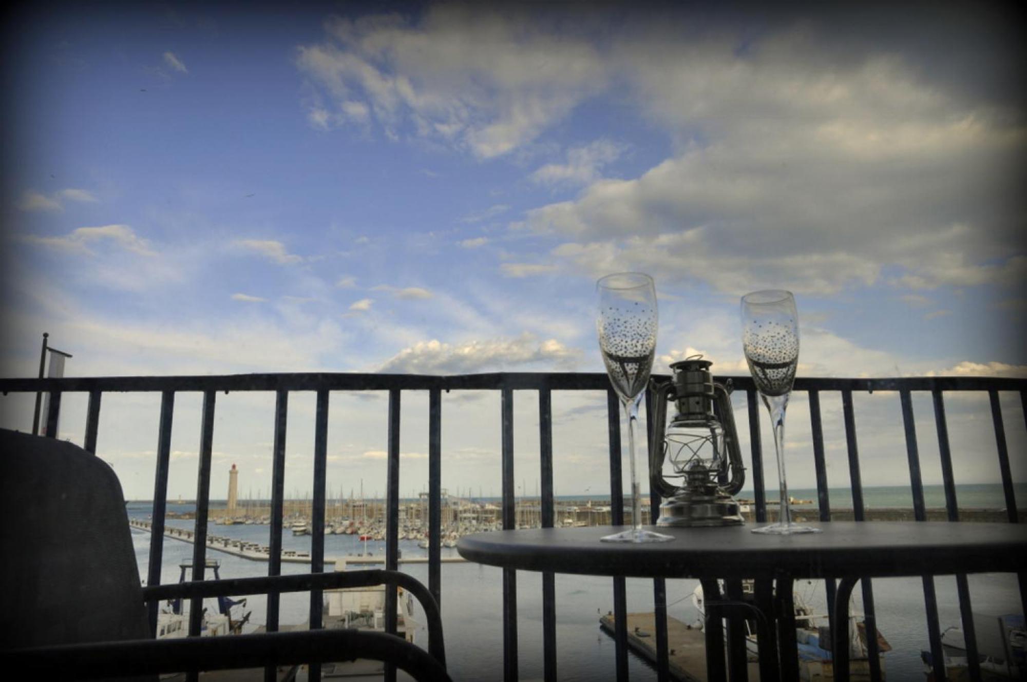 "Luigi" Balcon Sur La Mer Et Le Port De Sète Exterior foto