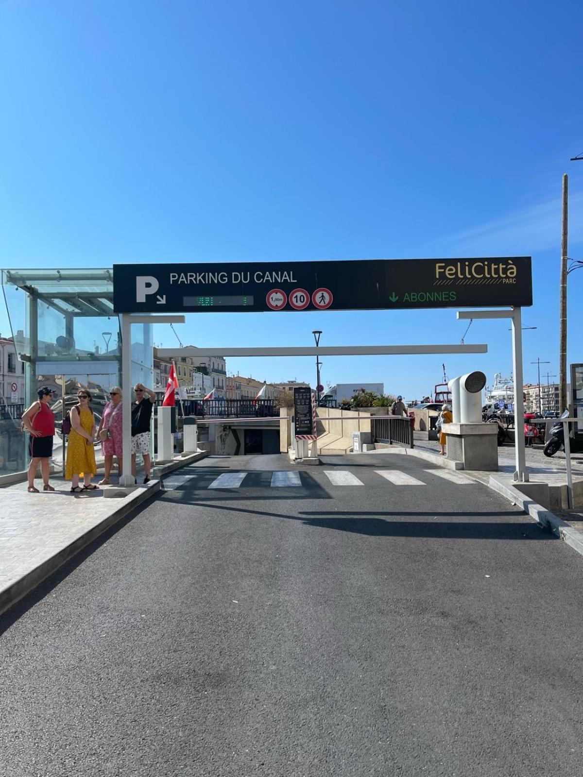 "Luigi" Balcon Sur La Mer Et Le Port De Sète Exterior foto